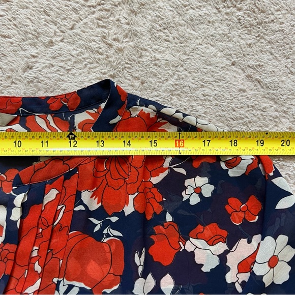 Banana Republic V Neck Floral Blouse Women’s Size S - Picture 3 of 5